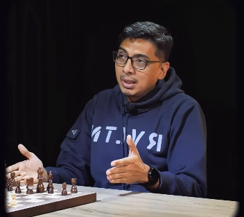 Zainal Arifin Mochtar diteror orang ngaku polisi: saya hanya ketawa. (BeritaNasional/Instagram Lentera Filsuf)