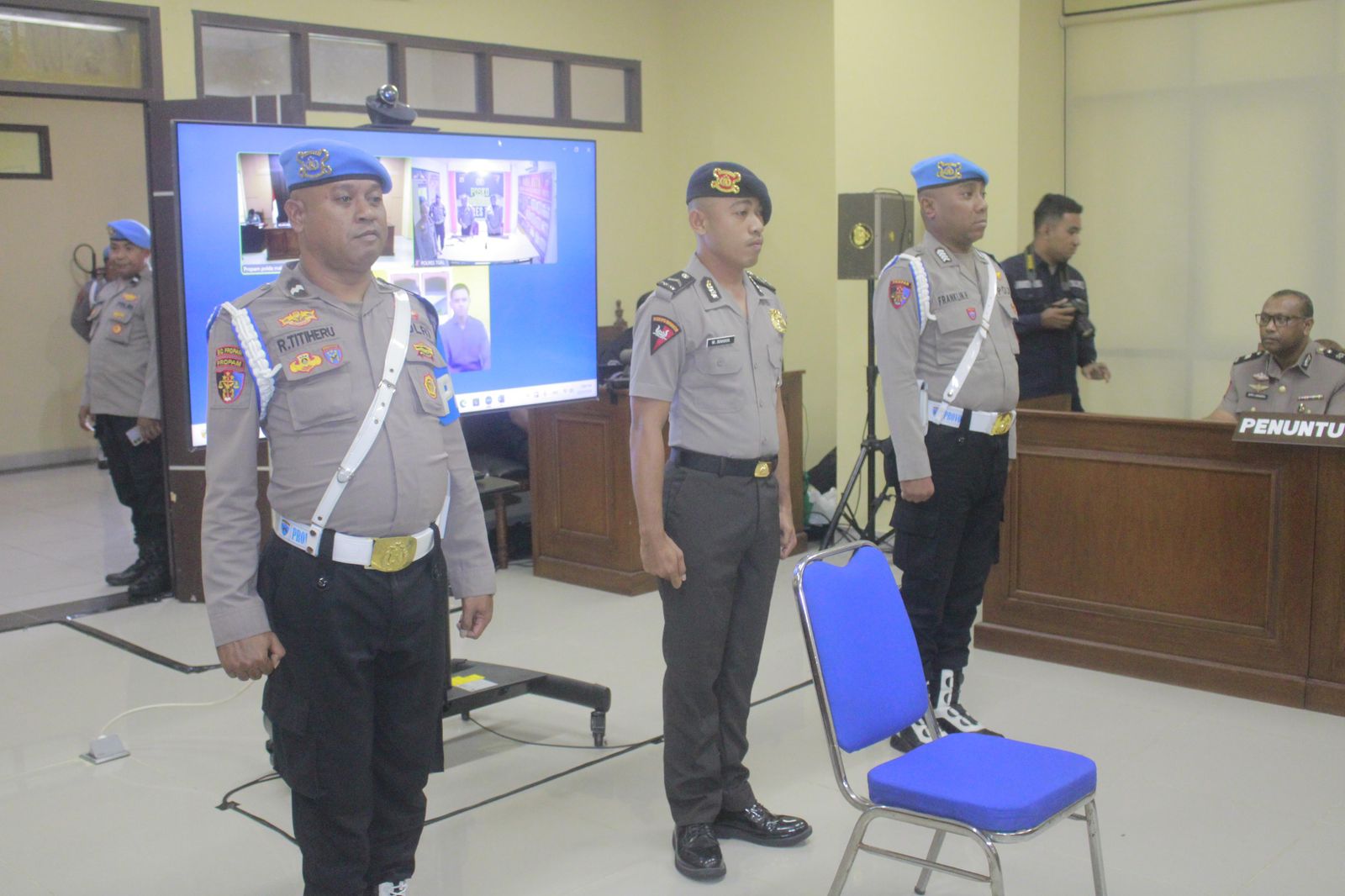 Bripda MS (Masias Siahaya) dipecat dari Polri dalam Sidang Etik di Polda Maluku, Selasa (24/2/2026). (BeritaNasional/Polda Maluku)