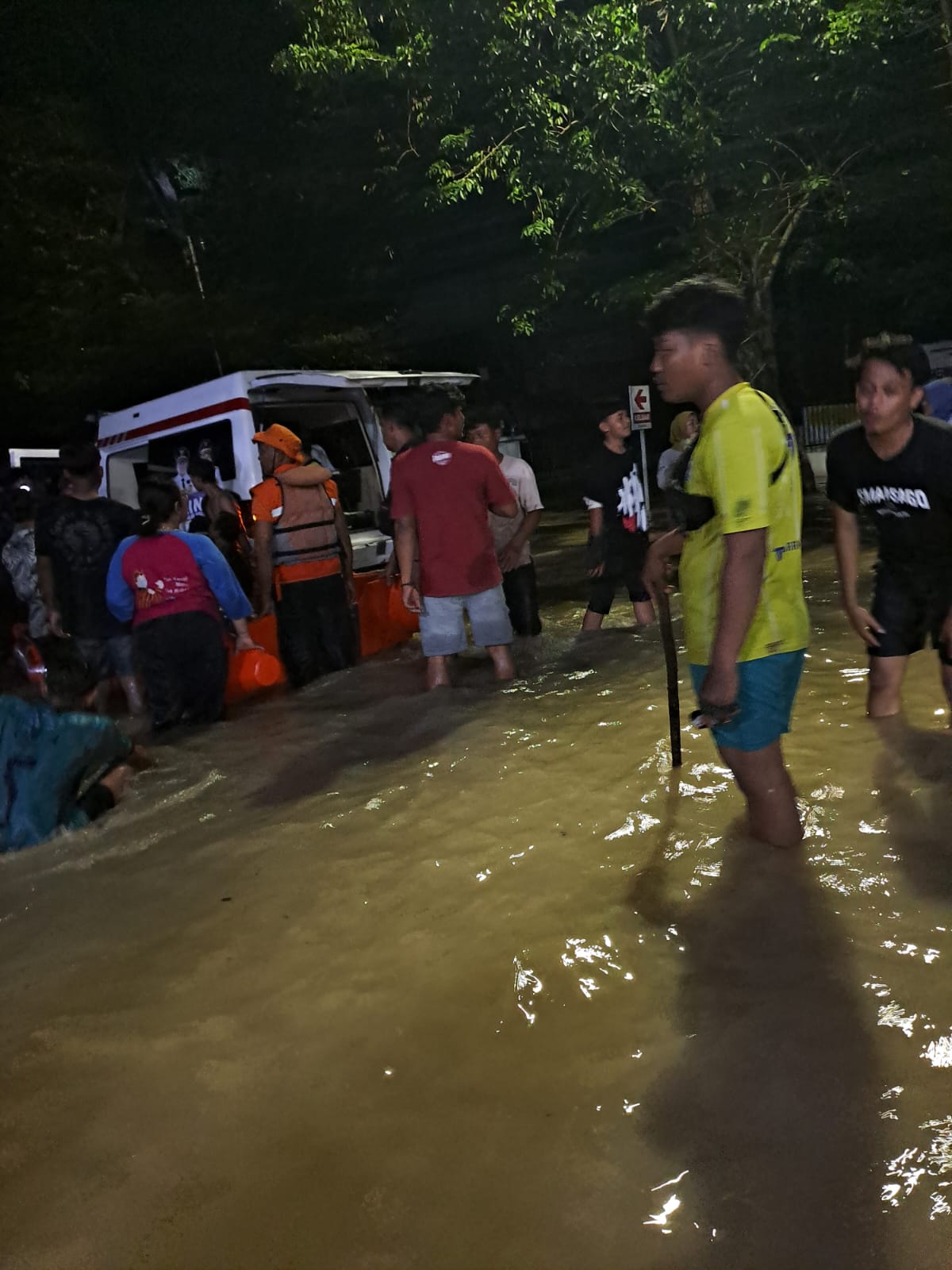 Banjir di Demak Jawa Tengah, warga mulai dievakuasi. (BeritaNasional/BNPB)