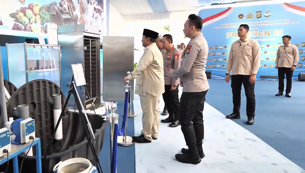 Presiden Prabowo Subianto menghadiri peresmian dari fasilitas Satuan Pelayanan Pemenuhan Gizi (SPPG) Polri. (Foto/YouTube Sekretariat Presiden)