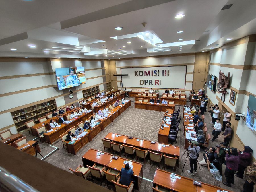 Komisi III DPR RDPU membahas ABK Sea Dragon. (BeritaNasional/Ahda)