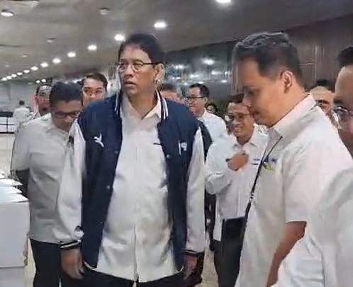 Menkeu Purbaya Yudhi Sadewa hadiri rapat di DPR bahan berbaikan PBI JK. (BeritaNasional/Panji)