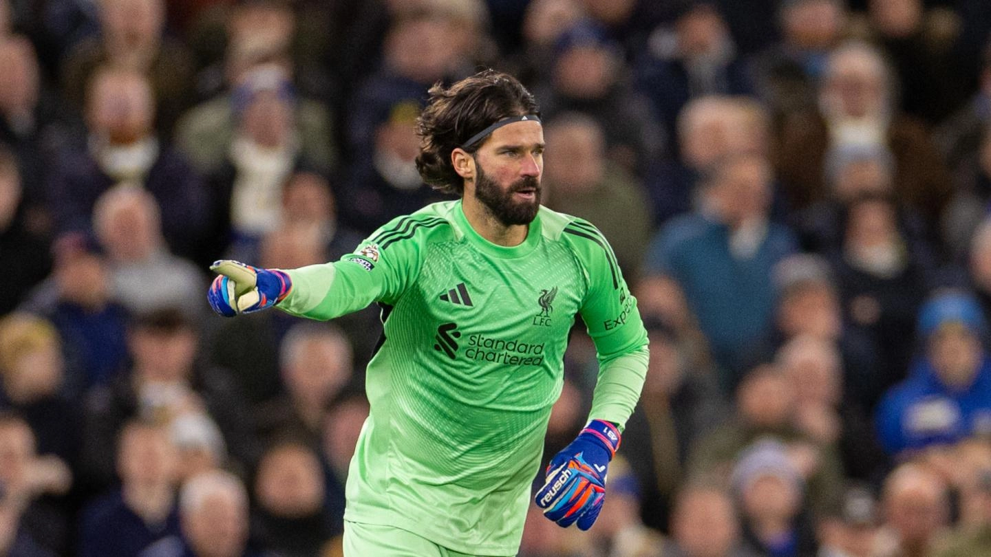 Kiper utama Liverpool Alisson Becker. (Foto/liverpoolfc.com)