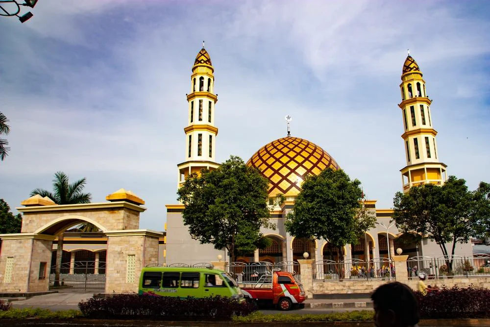 Masjid Raya Al Fatah, Ambon, Maluku. (BeritaNasional/Indonesia Travel)