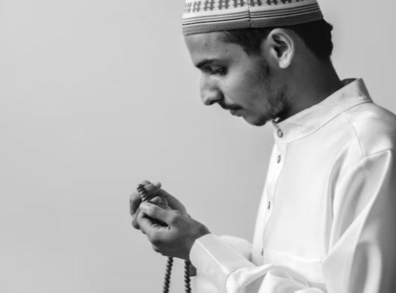 Ilustrasi ibadah salat (Foto/Freepik)