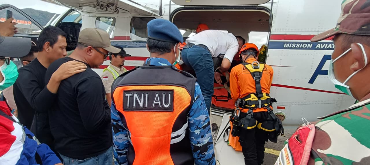 Jenazah Pilot Pelita Air Service Dievakuasi, Segera Diterbangkan ke Jakarta. (Foto/istimewa)