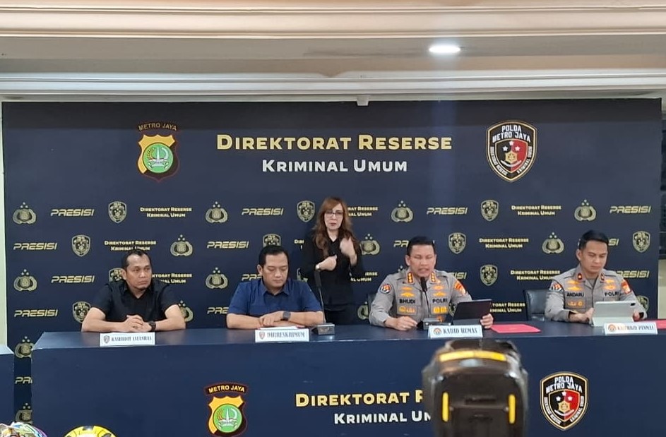 Ditreskrimum Polda Metro Jaya merilis kasus pencurian kabel grounding penangkal petir SPBU. (BeritaNasional/Bachtiarudin)