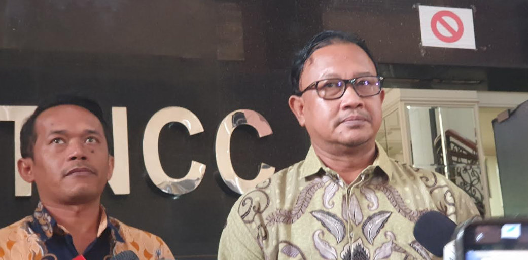 Komisioner Kompolnas Choirul Anam memberikan keterangan kepada wartawan di Jakarta. (BeritaNasional/Bachtiarudin)