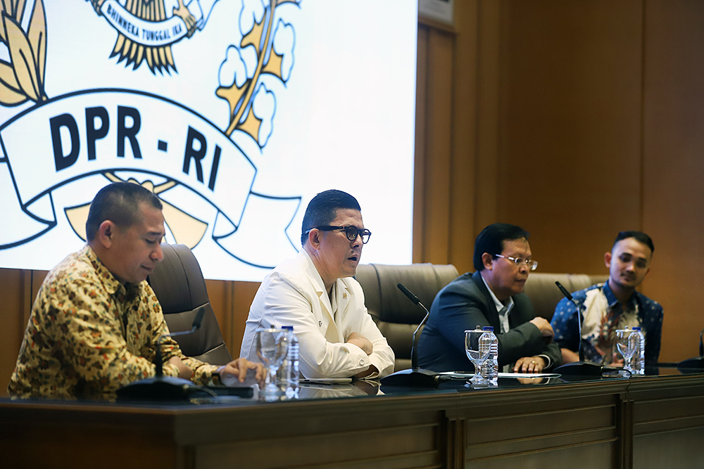 KWP gelar diskusi yang bertajuk "MKMK Dinilai Tidak Berwenang Batalkan Keppres Pengangkatan MK?". (BeritaNasional/Elvis Sendouw)