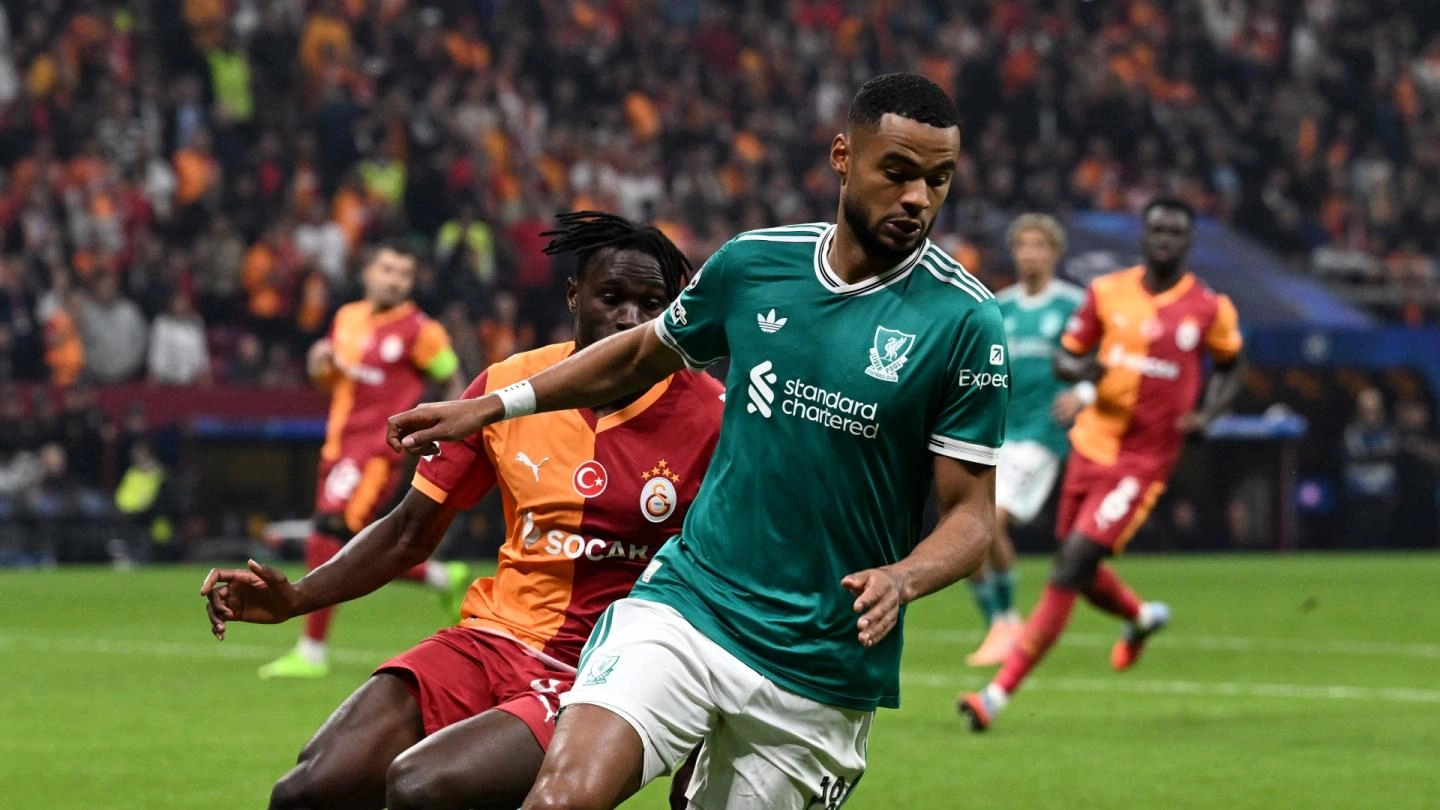 Pemain Liverpool berhadapan dengan penggawa Galatasaray di Liga Champions. (Foto/Dokumentasi Liverpool)