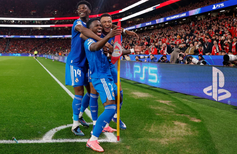 Selebrasi spektakuler Vinicius Junior di hadapan suporter Benfica. (Foto/doc. Madrid)