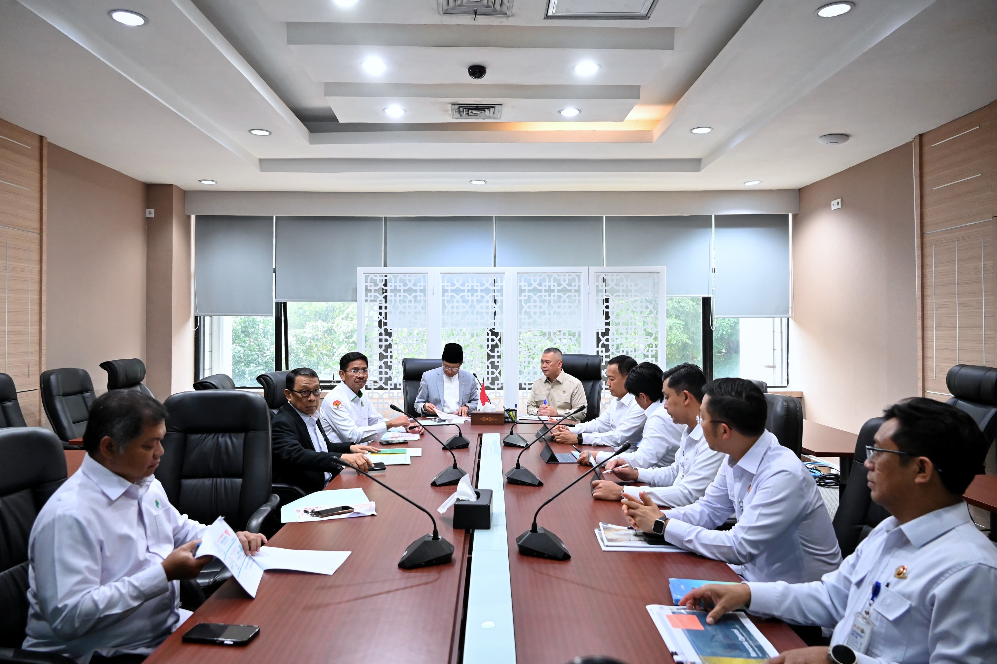 Menteri Perhubungan Dudy Purwagandhi melakukan audiensi dengan Menteri Agama Nasaruddin Umar. (Foto/Kemenhub)