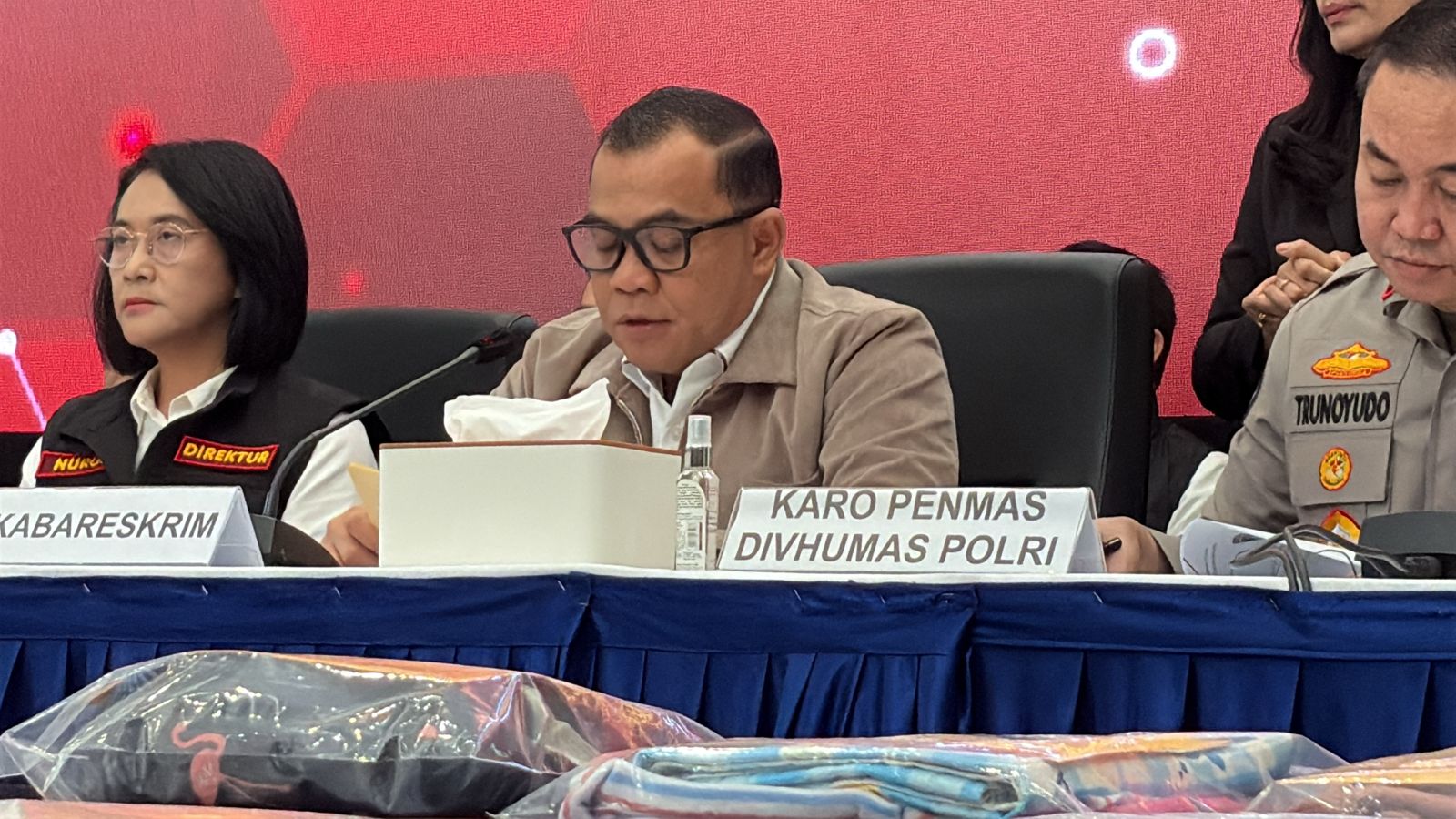 Wakabareskrim Polri Irjen Pol Nunung Syaifuddin memberikan keterangan kepada wartawan di Jakarta. (BeritaNasional/Bachtiarudin)