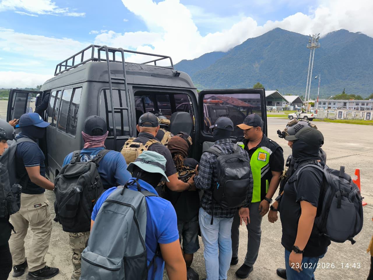 Pentolan KKB Yahukimo Diterbangkan ke Jayapura. (Foto/istimewa)
