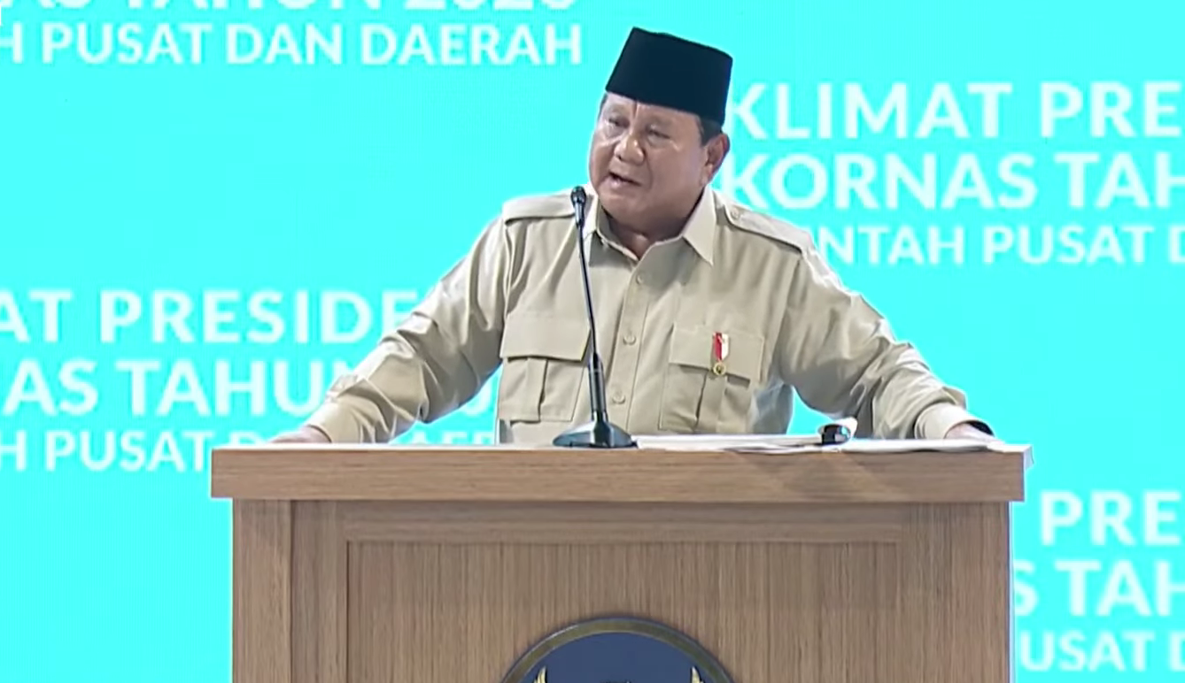 Presiden Prabowo Subianto saat menyampaikan Taklimat Presiden pada Rakornas Pemerintah Pusat dan Daerah Tahun 2026 di Bogor, Jawa Barat, Senin (2/2/2026). (BeritaNasional TV)