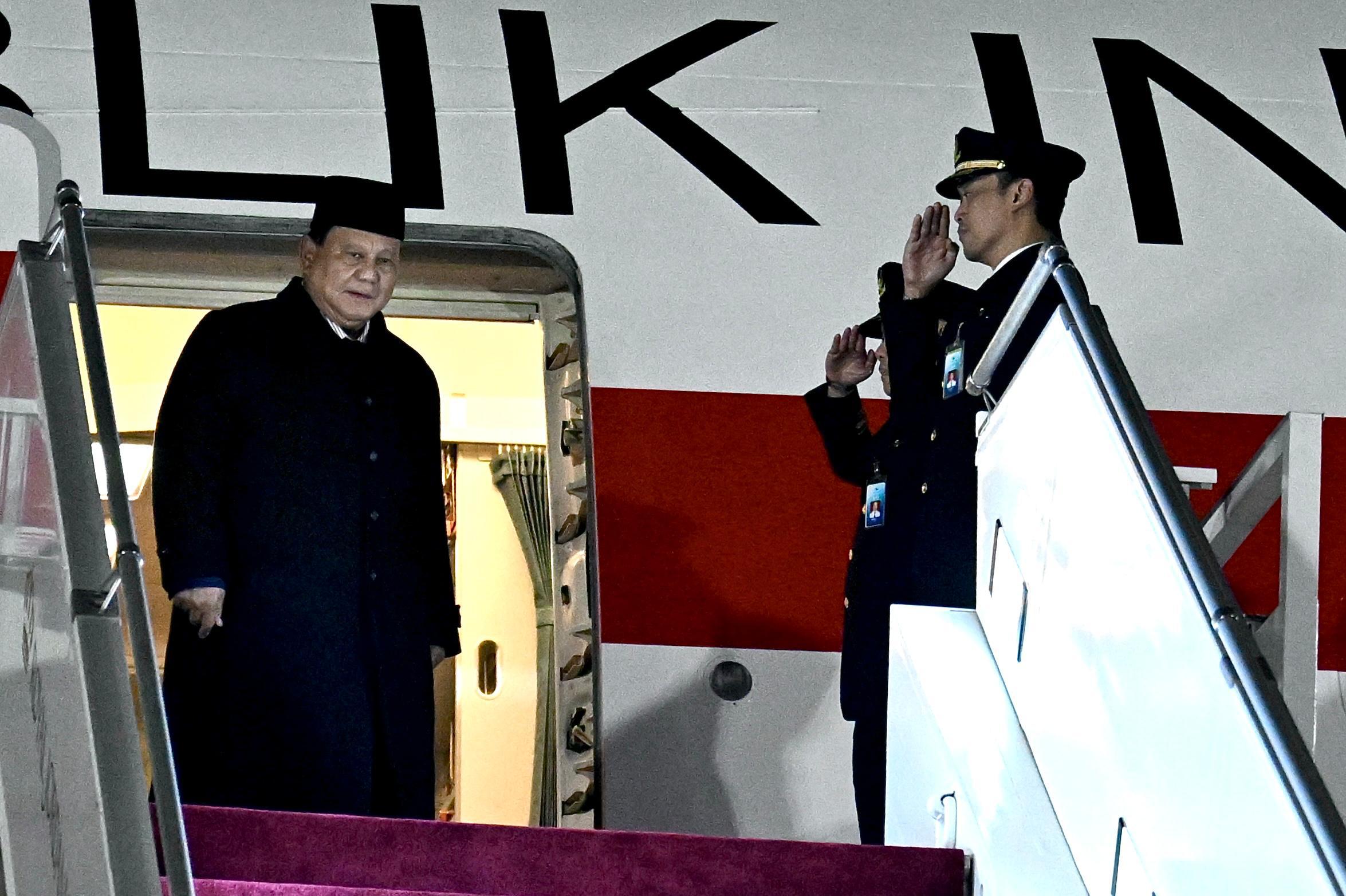 Presiden Prabowo Tiba di Amman, Disambut Putra Mahkota dan Dikawal F-16 AU Yordania. (Foto/BPMI Setpres)