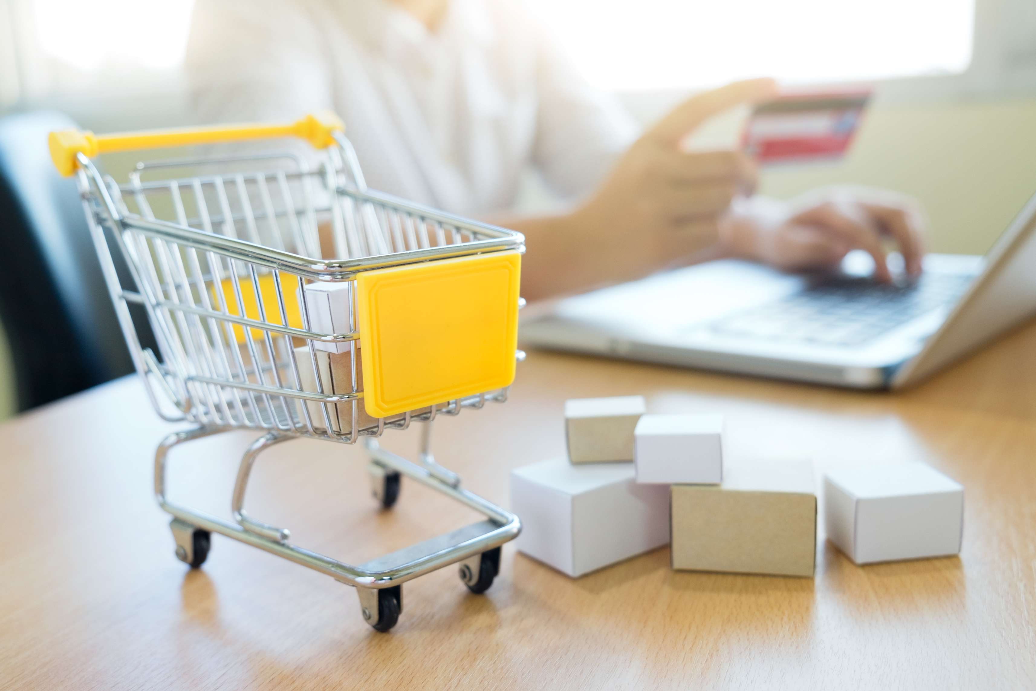 Ilustrasi marketplace, e-commerce dan belanja online. (Foto/Freepik)