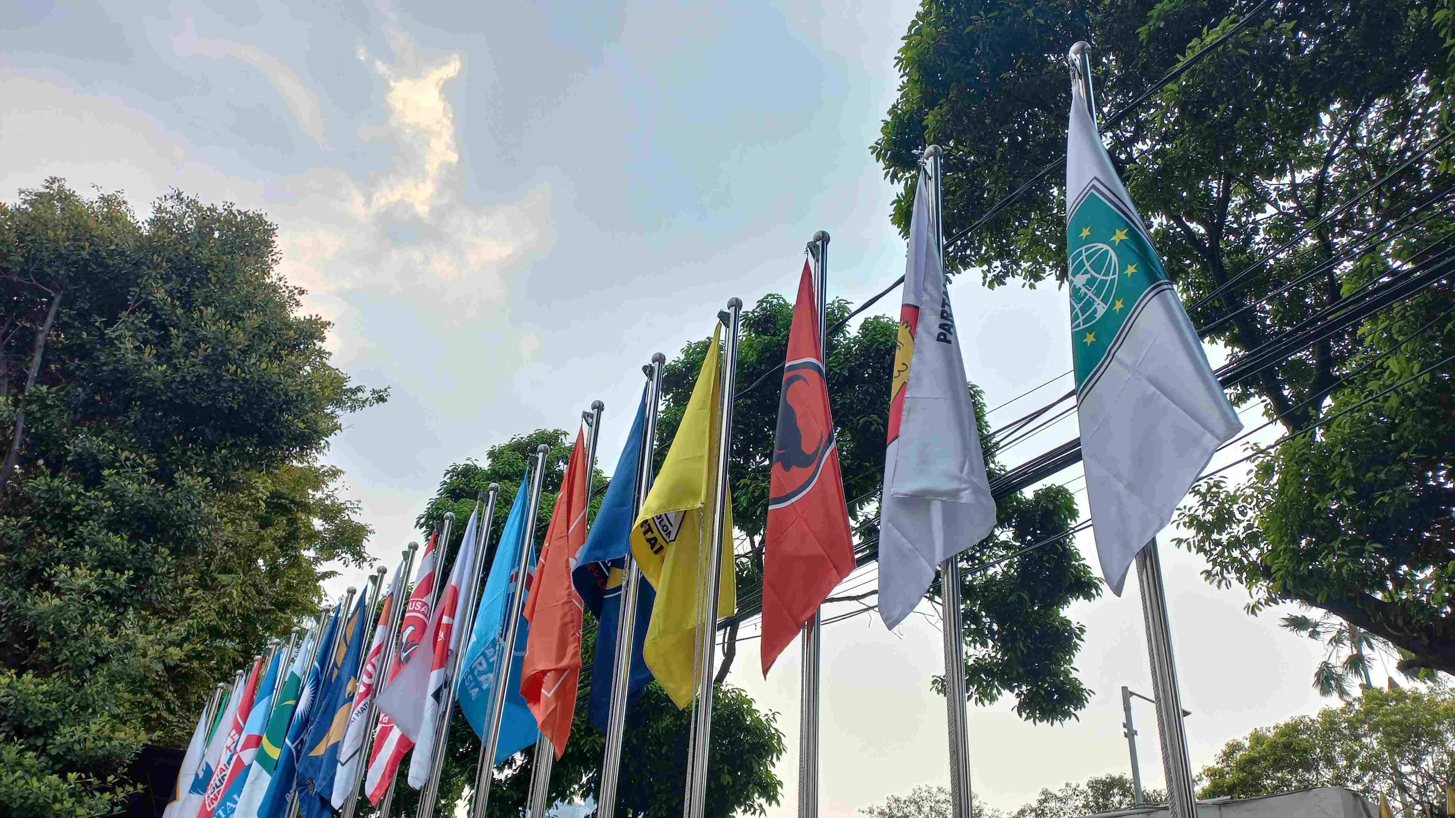Bendera parpol. (BeritaNasional/Sinpo.id)