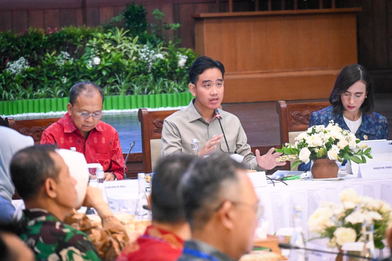 Silaturahmi Wapres bersama Para Pelaku Usaha Sektor Pariwisata di Politeknik Pariwisata Bali. (BeritaNasional/Elvis/HO Setwapres)