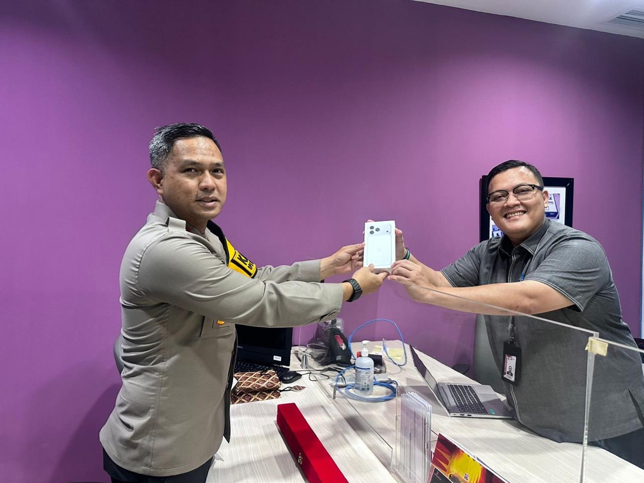 Terima iPhone 17 Pro Max, Kapolres Tangsel Pilih Laporkan ke KPK. (Foto/istimewa)