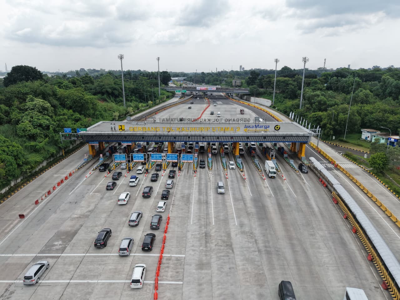 Gerbang tol Kalikangkung. (Foto/Jasamarga)