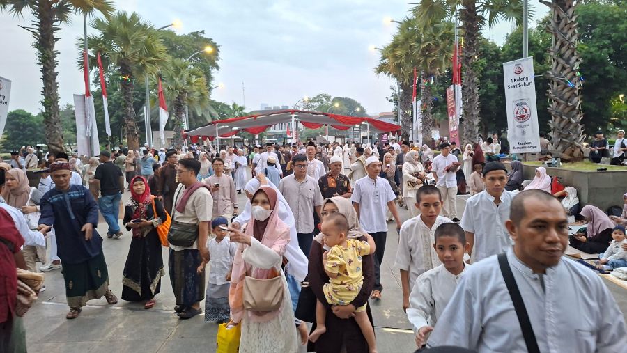 Suasana Masjid Istiqlal jelang salat Id. (BeritaNasional/Lydia)