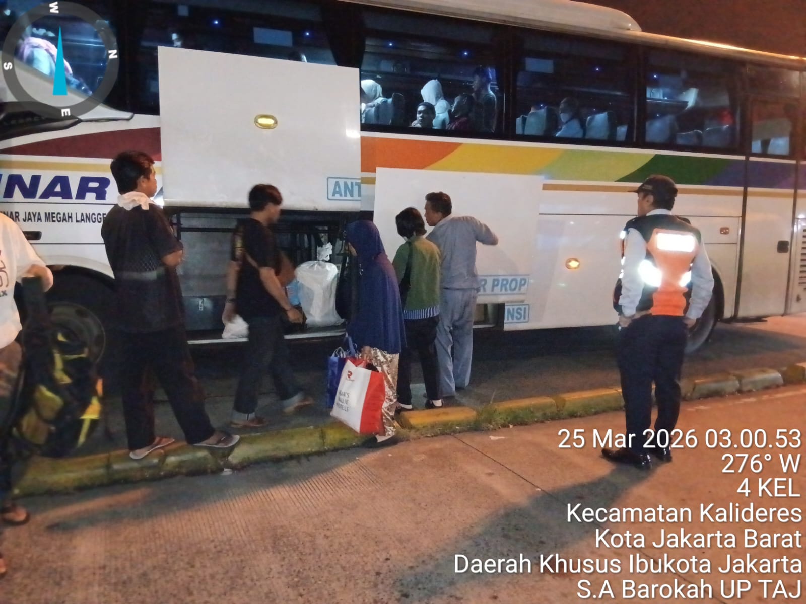 Ribuan Penumpang Tiba di Terminal Kalideres. (Foto/istimewa)