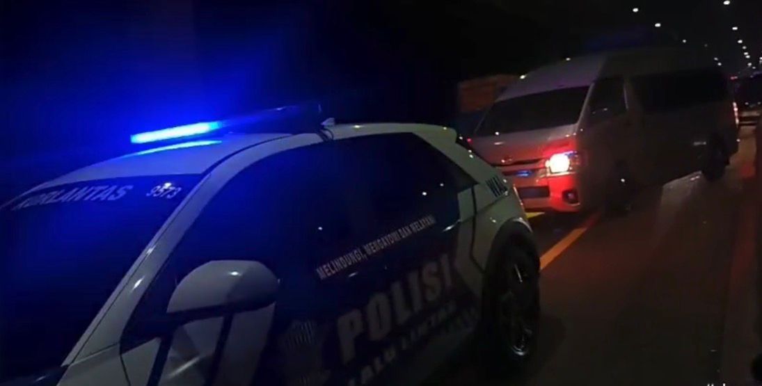 Arus ke Cikampek Padat, Jasa Marga Perpanjang Contraflow di Tol Jakarta-Cikampek. (Foto/Jasa Marga)