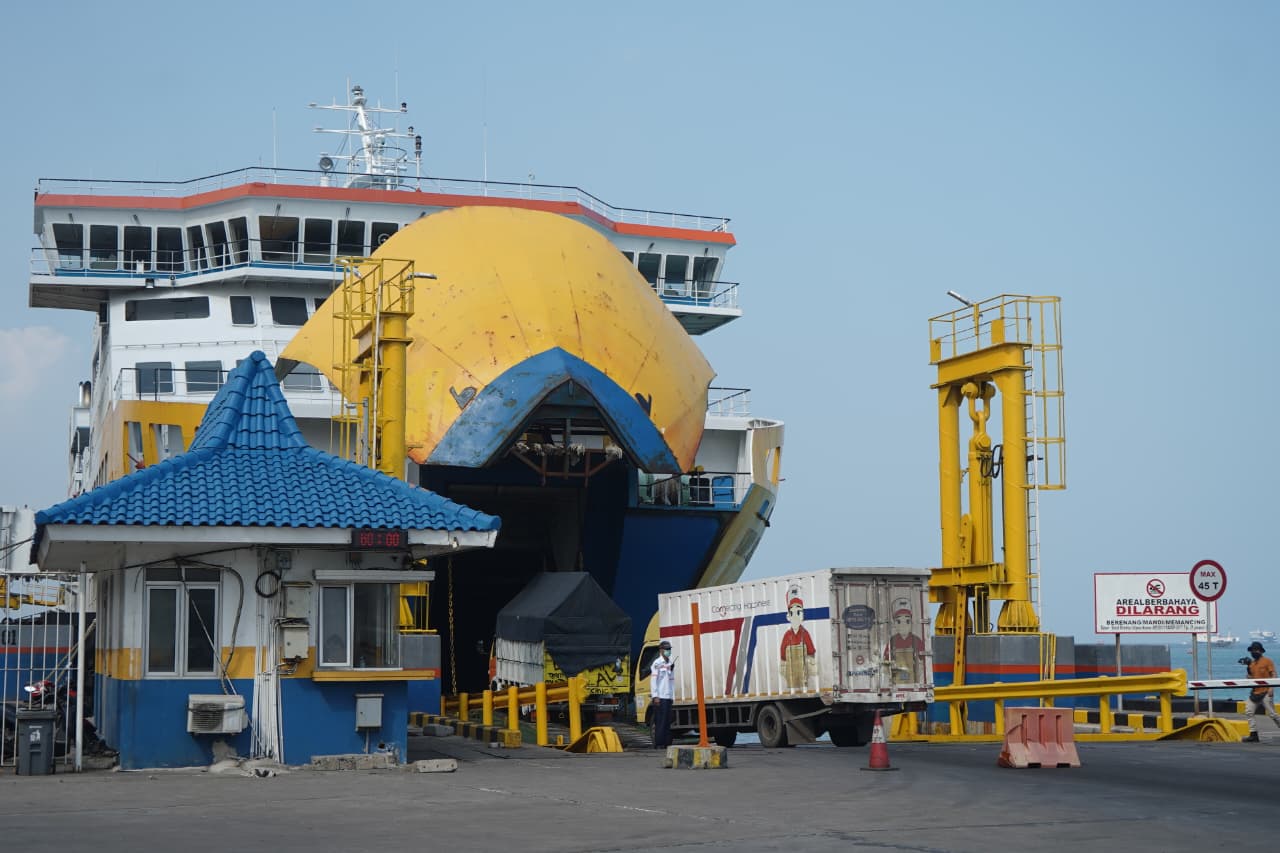 Kapal penyeberangan pelabuhan Gilimanuk. (BeritaNasional/istimewa)