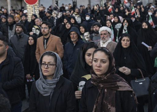 Warga Iran turun ke jalan mengekspresikan kemarahan dan duka mereka menyusul kabar wafatnya, Ali Khamenei. (Foto/X: @FarsNews_Agency