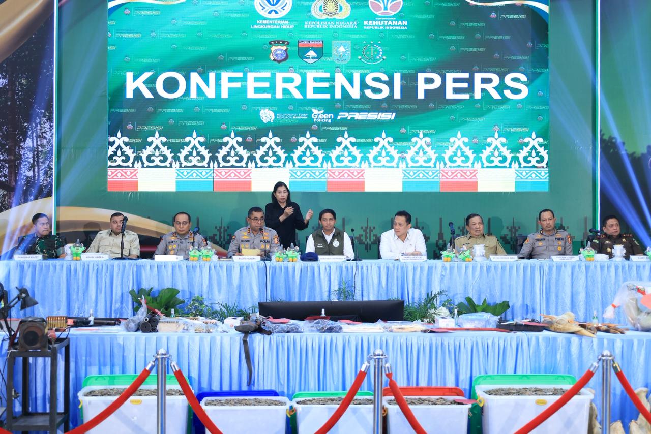 Polda Riau mennggelar konferensi pers kasus jaringan pemburu gajah lintas provinsi. (Foto/Istimewa)