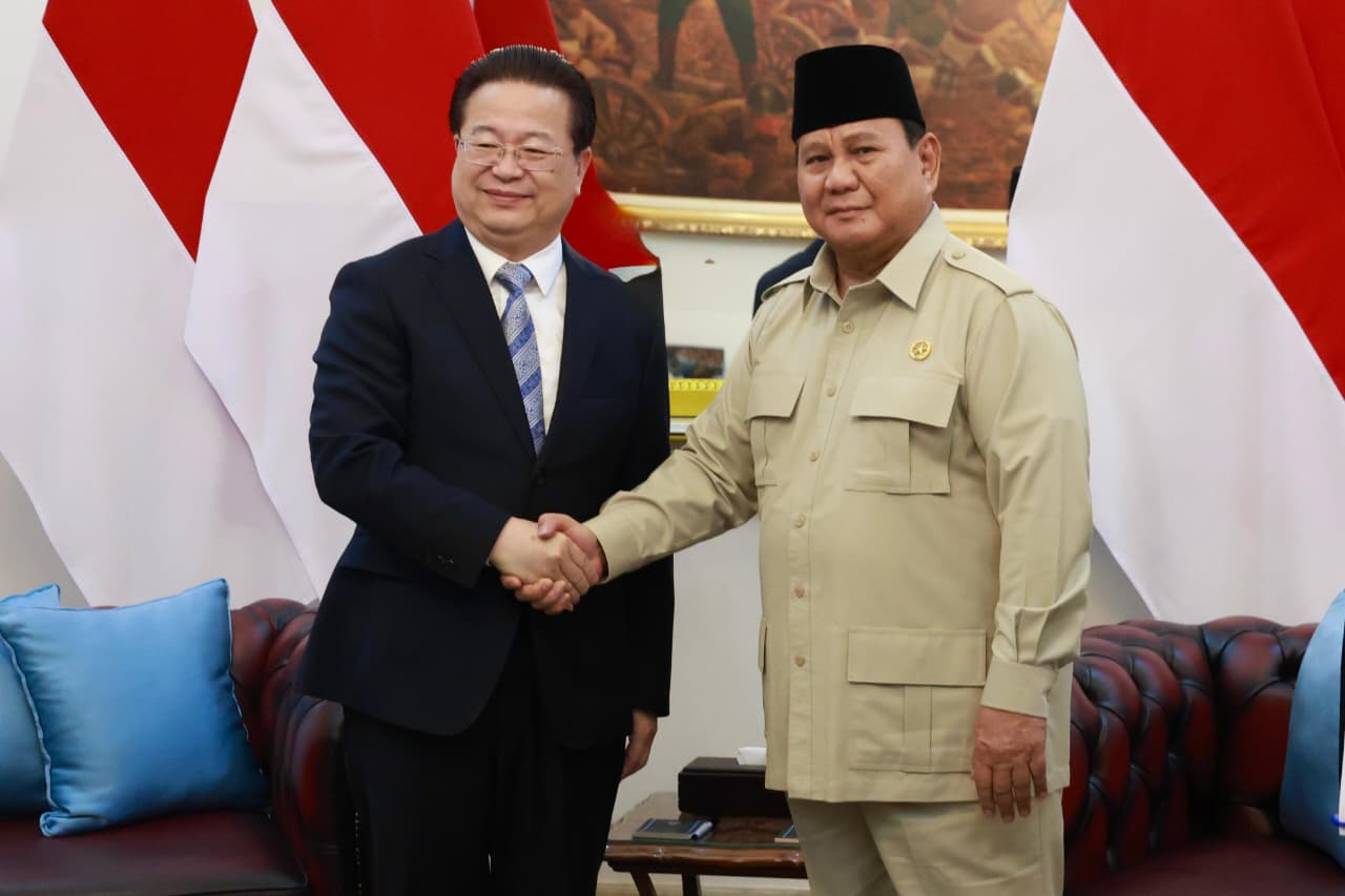 Presiden Prabowo Subianto bertemu Menteri Keamanan RRT Chen Yixing. (BeritaNasional/Setpres)
