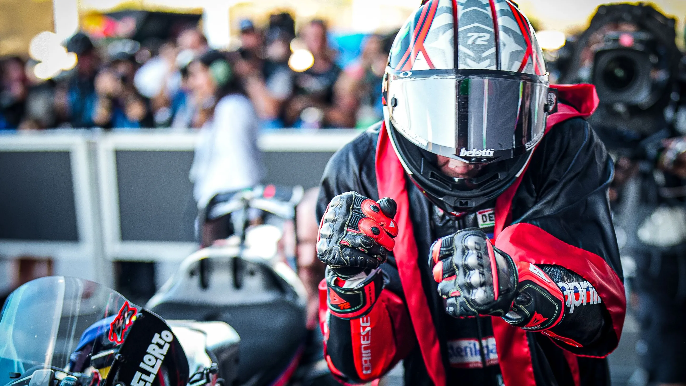 Marco Bezzecchi dari tim Aprilia Racing tampil dominan sejak start hingga finis dan meraih kemenangan. (Foto/MotoGP)