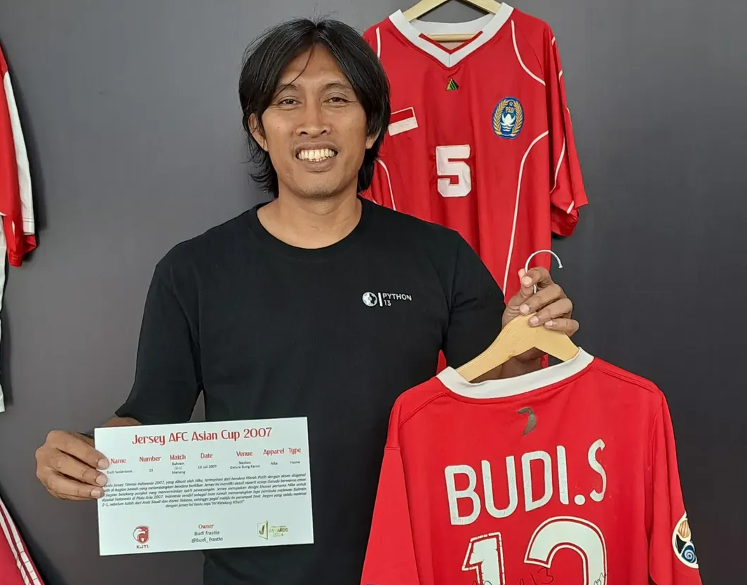 Mantan striker Timnas Indonesia, Budi Sudarsono. (Foto/instagram budipython13)