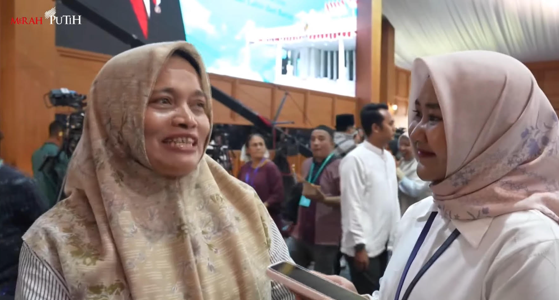 Ibu Fitri ceritakan kesan pertama kali masuk Istana dan bertemu Prabowo. (Foto/tangkapan layar)
