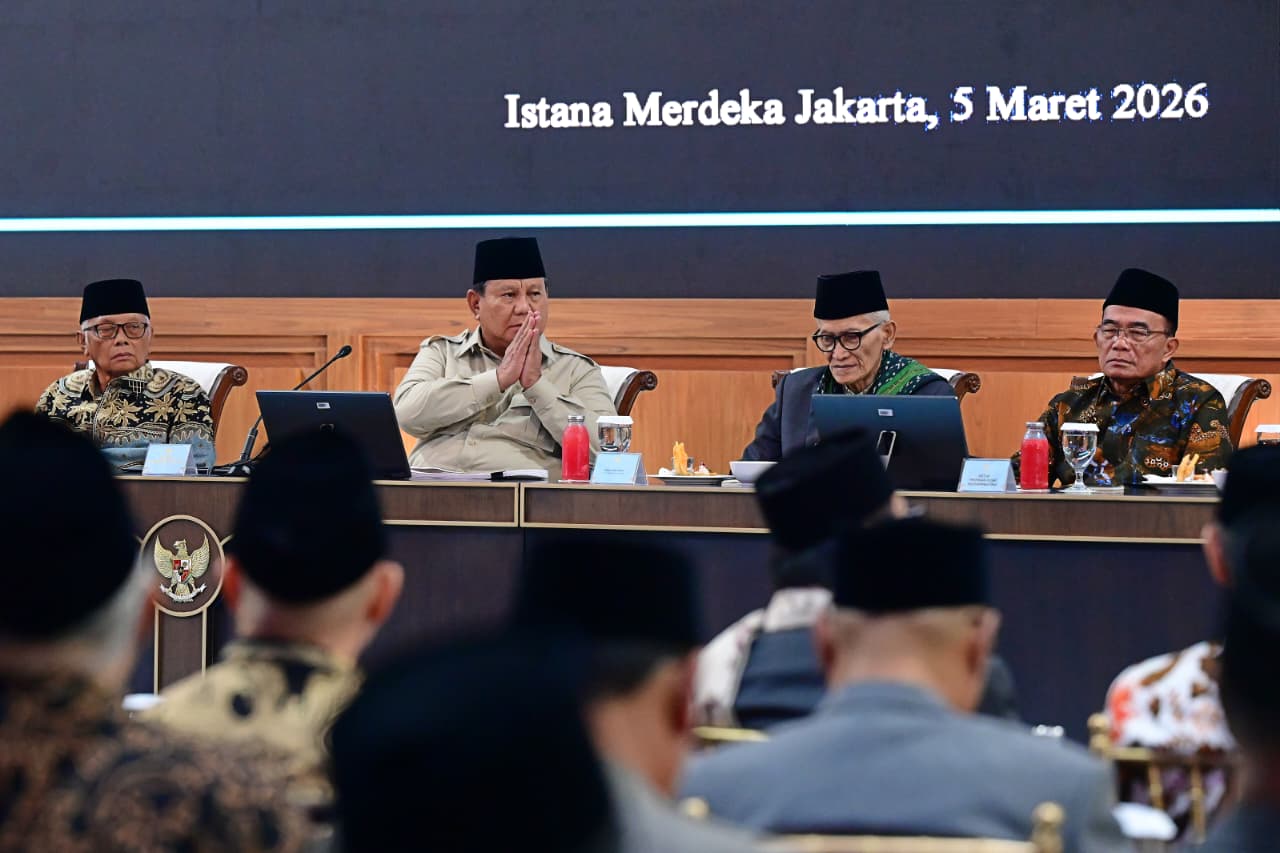 Presiden Prabowo Subianto dalam silahturahmi kiai dan tokoh organisasi islam. (BeritaNasional/Setpres)