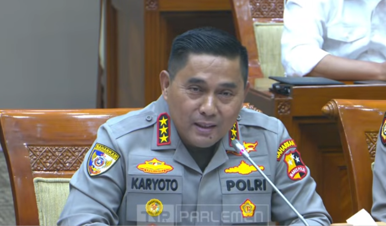 Kabaharkam Polri Komjen Pol. Karyoto di Komisi III DPR. (BeritaNasional/YT DPR)