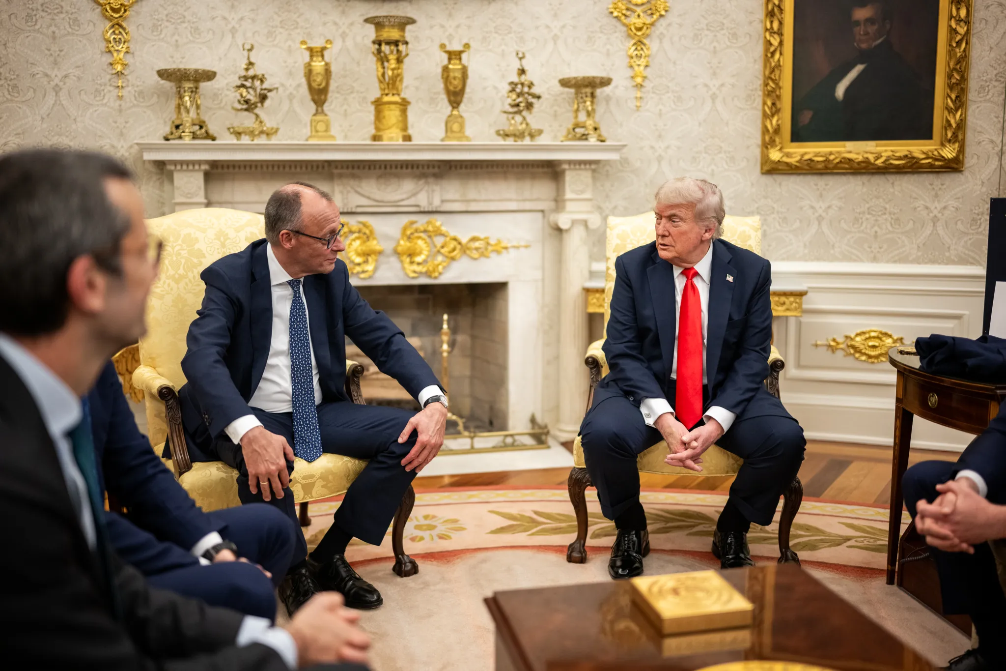 Presiden AS Donald Trump bersama Kanselir Jerman Friedrich Merz. (Foto/White House)