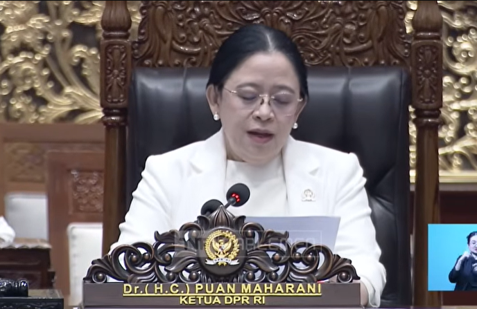 Ketua DPR RI Puan Maharani membuka Rapat Paripurna DPR, Selasa (10/3/2026). (BeritaNasional/YT DPR)