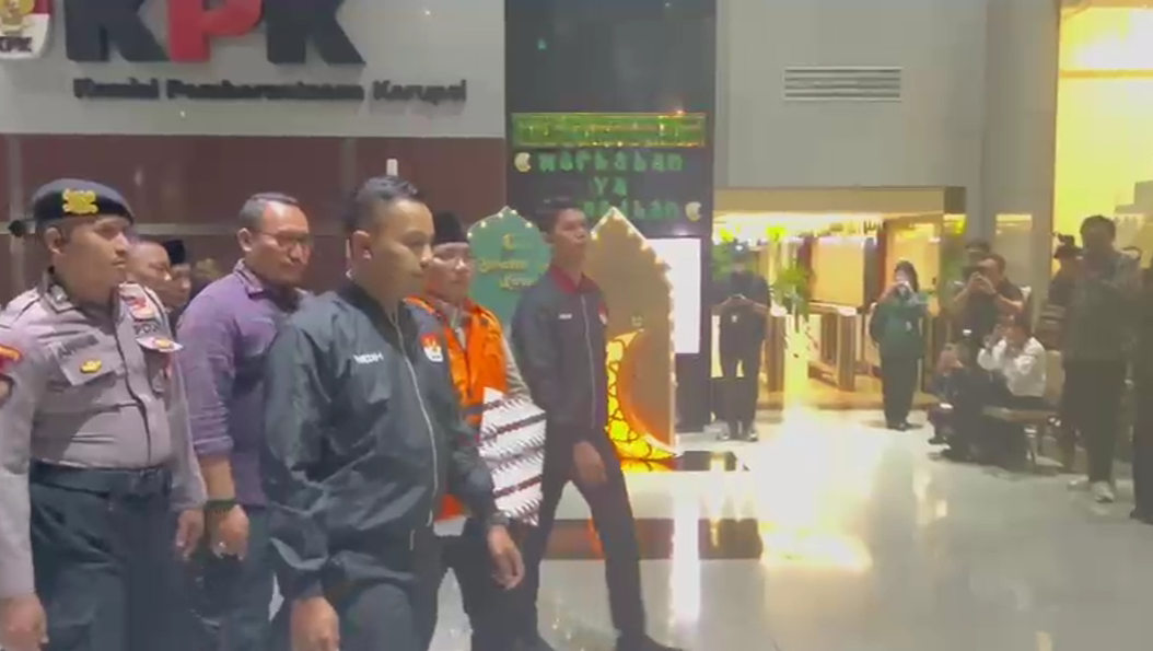 Eks Menteri Agama, Yaqut Cholil Qoumas resmi ditahan. (BeritaNasional/Panji Septo)