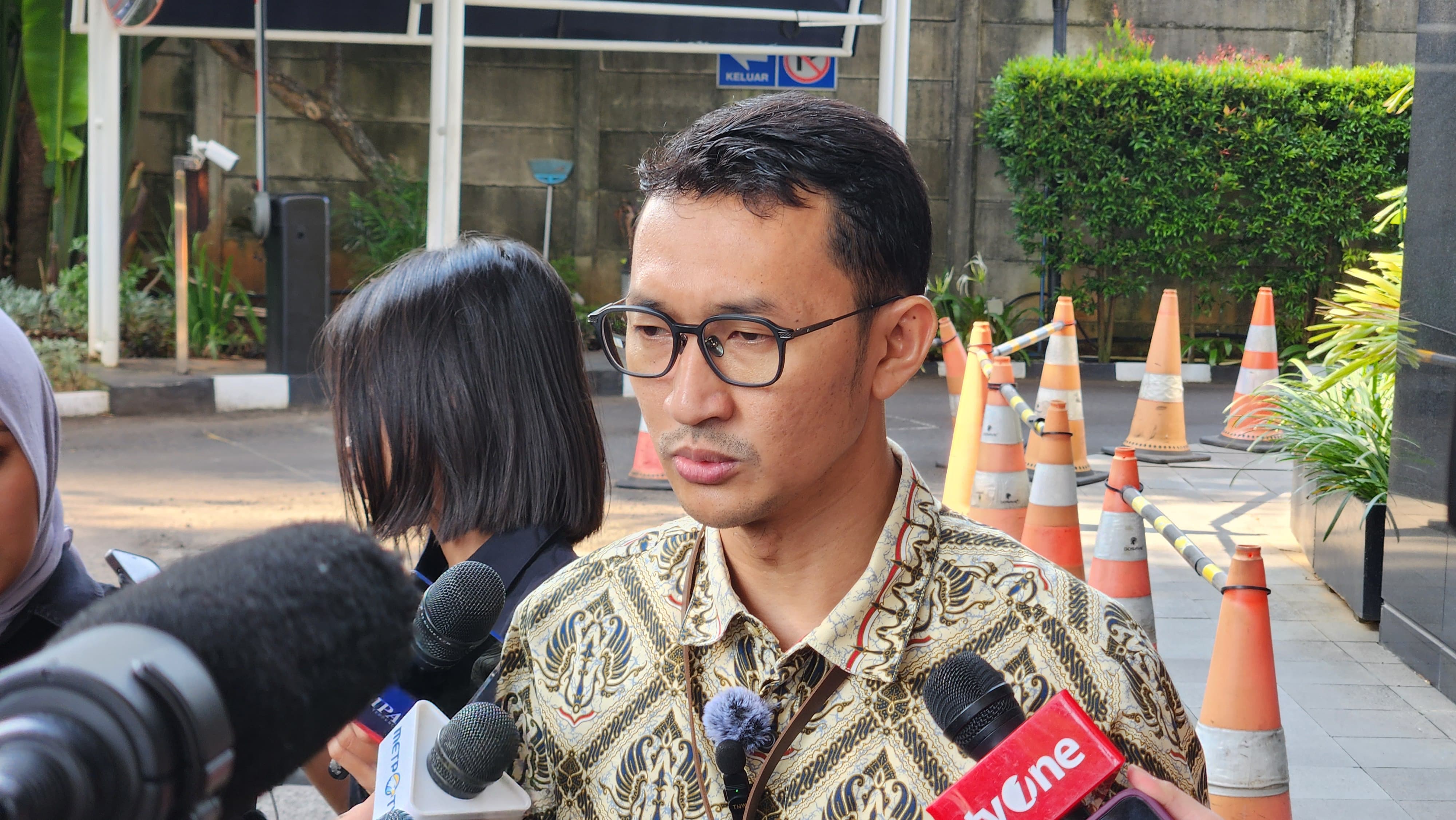 Jubir KPK Budi Prasetyo saat memberikan keterangan. (BeritaNasional/Panji)