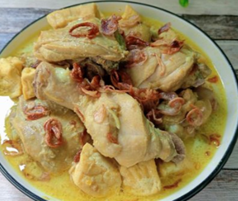 Opor ayam khas lebaran (Foto/Cookpad)