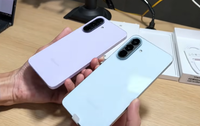 Samsung A57 5G. (BeritaNasional/YT Pam Channel)
