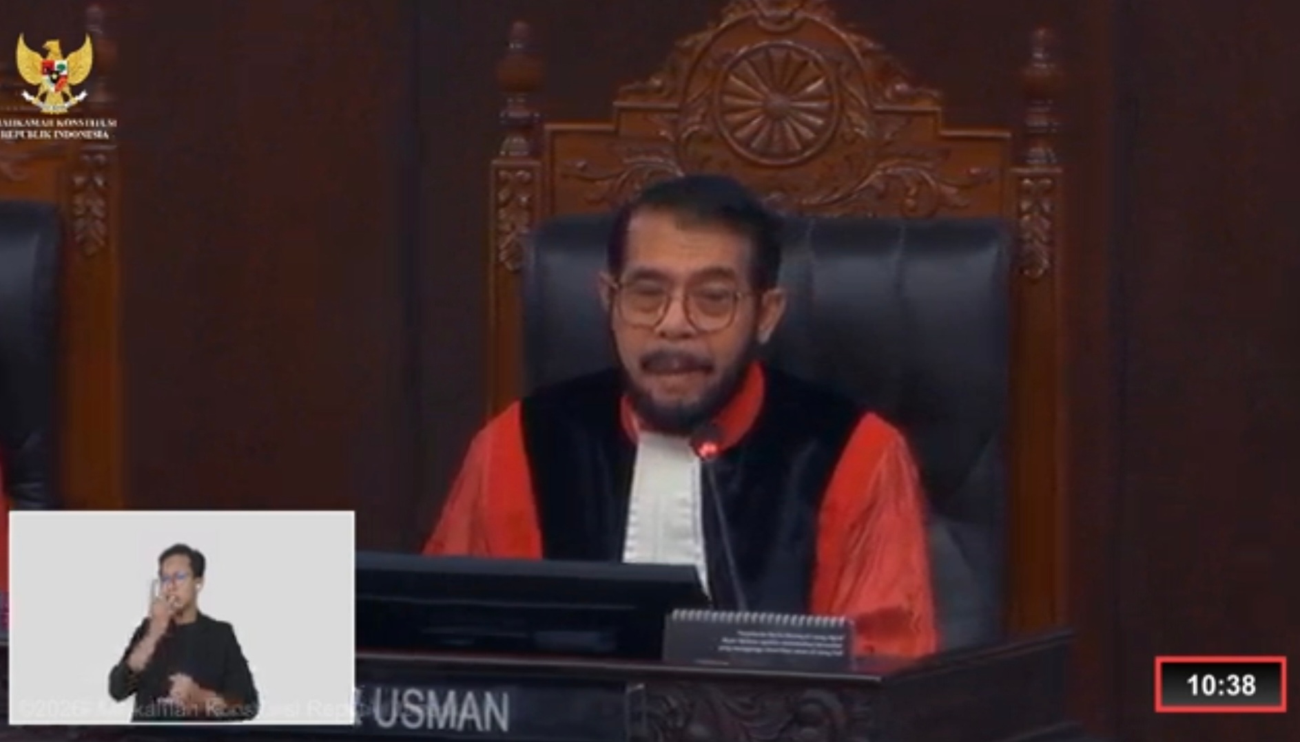 Hakim Konstitusi Anwar Usman di sidang terakhirnya di MK, Senin (16/3/2026). (BeritaNasional/YT MKRI)