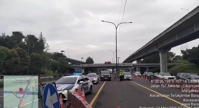 Situasi rekayasa lalu lintas contraflow satu lajur. (BeritaNasional/Bachtiarudin)