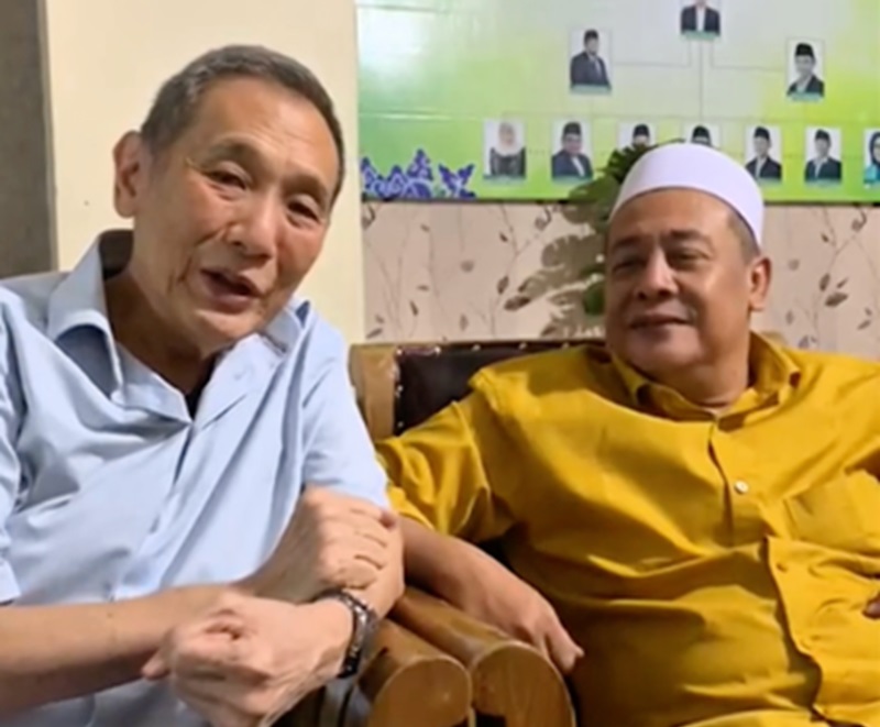 Jusuf Hamka dan Pengasuh Pondok Pesantren Buntet (Beritanasional/Lydia)