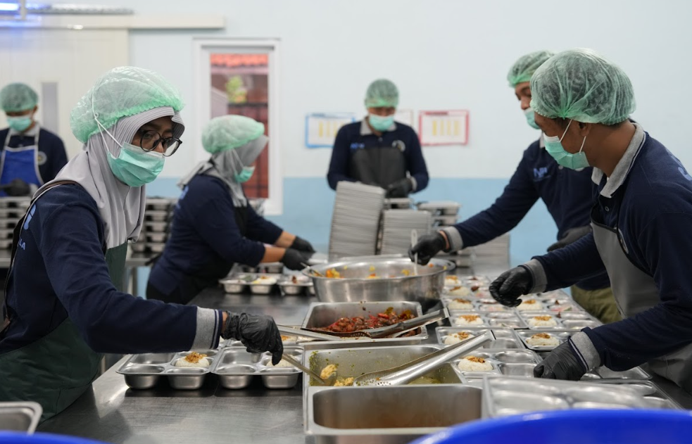 Aktivitas penyediaan MBG di dapur SPPG Kemayoran Jakarta Pusat. (BeritaNasional/isitmewa)