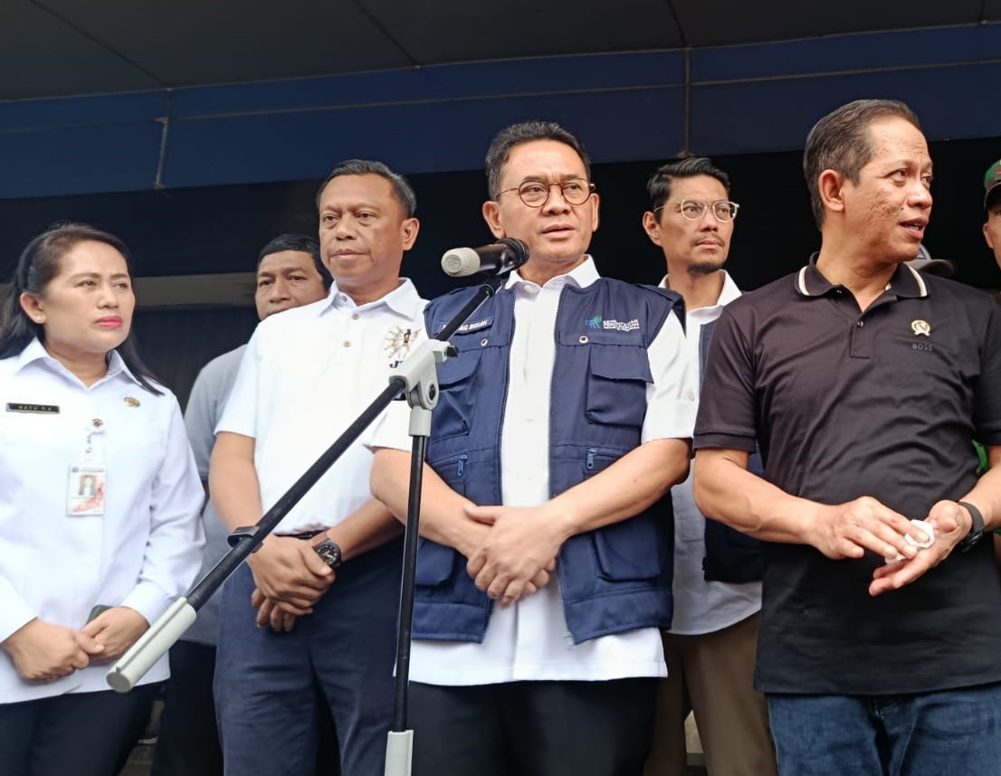 Mendag Budi Santoso saat memantau Pasar Induk Kramat Jati, Jakarta Timur. (BeritaNasional/Bachtiarudin Alam)