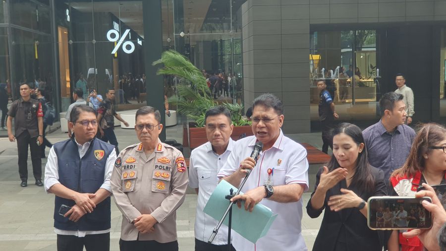 OJK Tetapkan Dua Tersangka Dugaan Tindak Pidana Pasar Modal BEBS. (BeritaNasional/Bachtiarudin Alam)