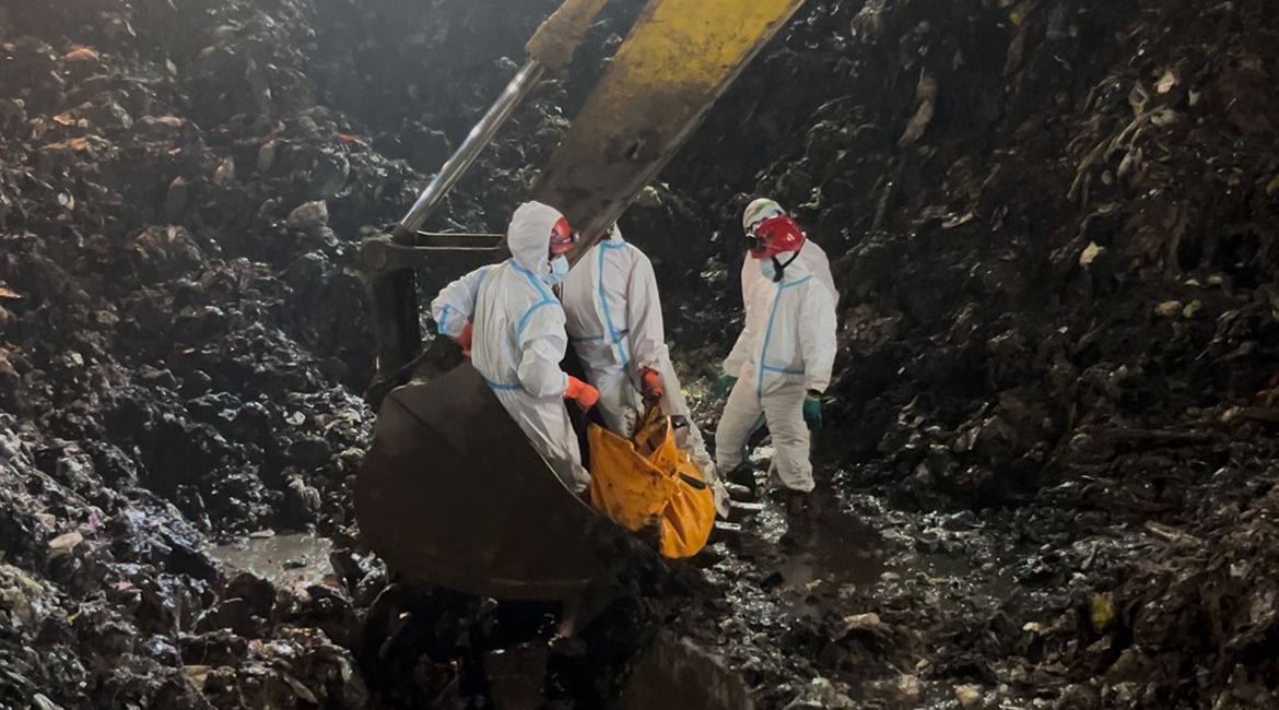 Operasi SAR gabungan berhasil mengevakuasi korban terakhir di TPST Bantargebang, Bekasi, Jawa Barat, Senin (9/3/2026). (BeritaNasional/Basarnas)